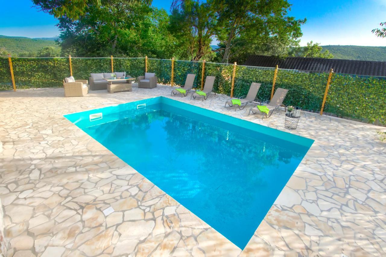 Luxury House Ivan With 4 Bedrooms Divojevici Extérieur photo