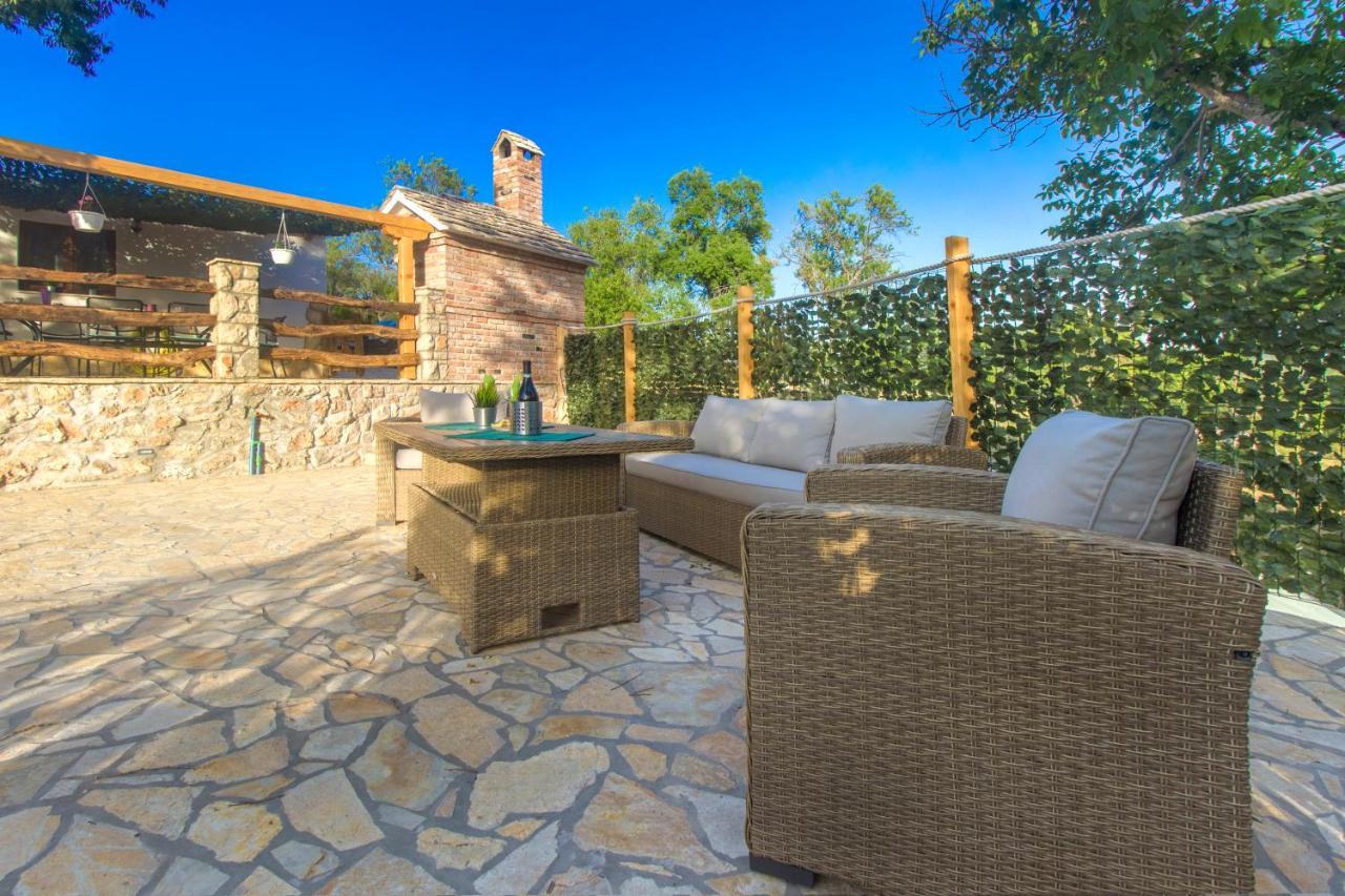 Luxury House Ivan With 4 Bedrooms Divojevici Extérieur photo