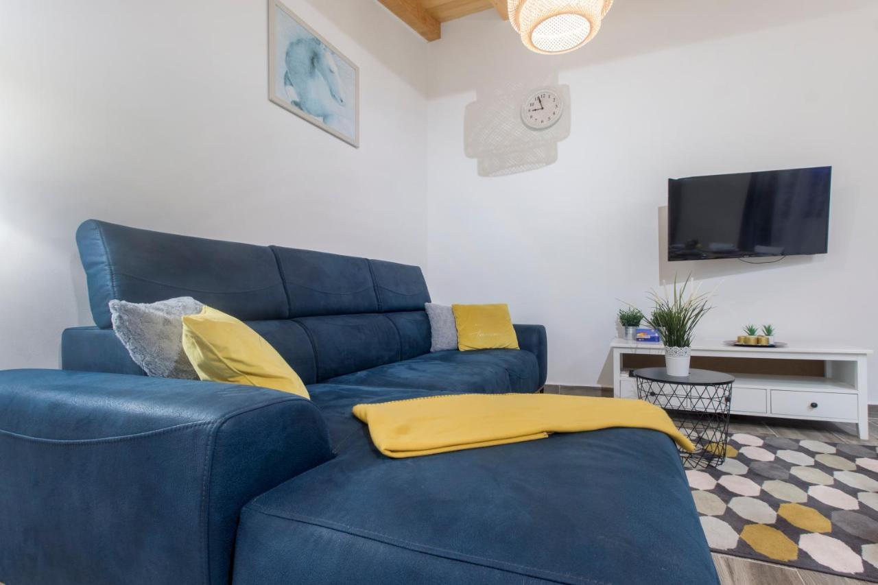 Luxury House Ivan With 4 Bedrooms Divojevici Extérieur photo