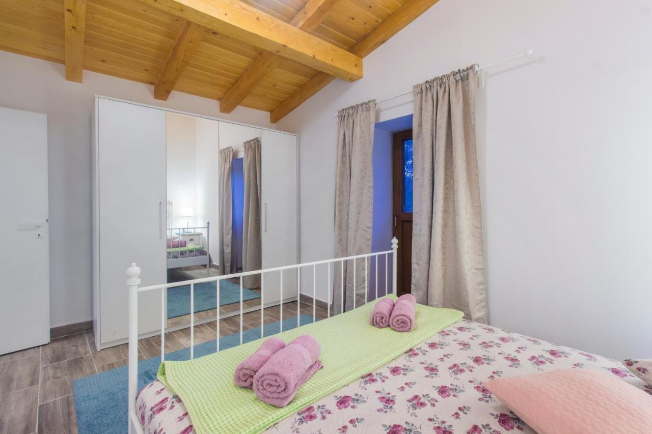 Luxury House Ivan With 4 Bedrooms Divojevici Extérieur photo