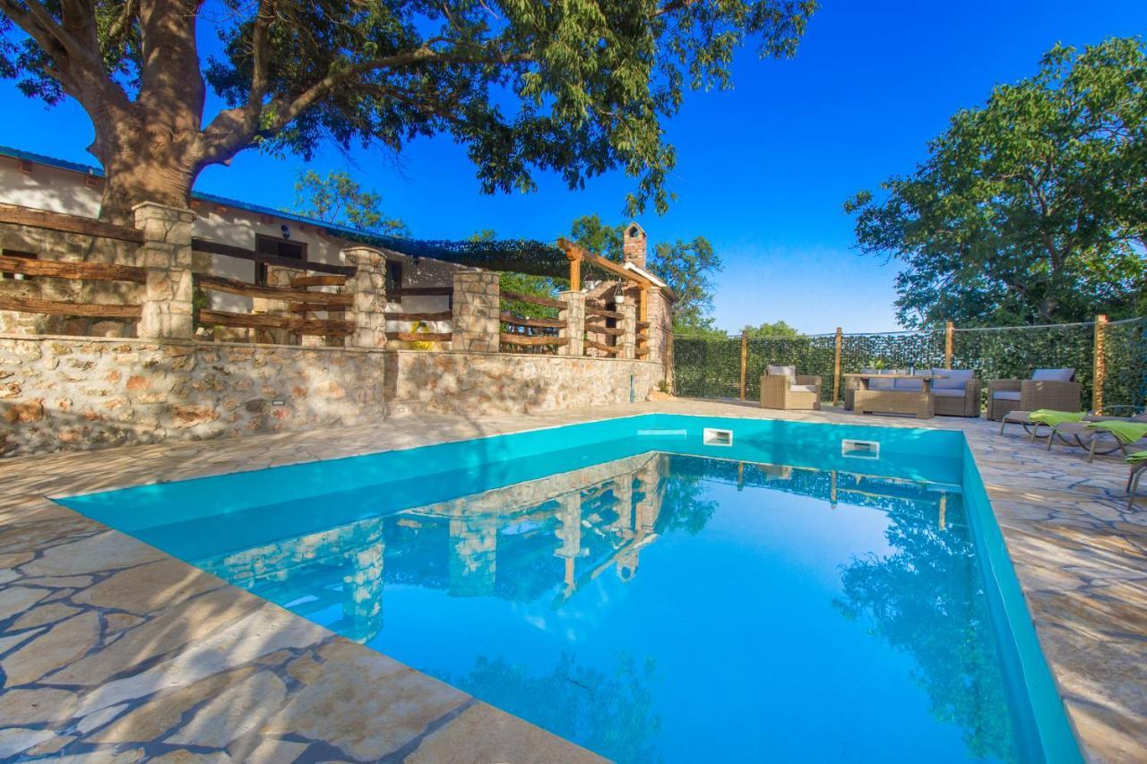 Luxury House Ivan With 4 Bedrooms Divojevici Extérieur photo
