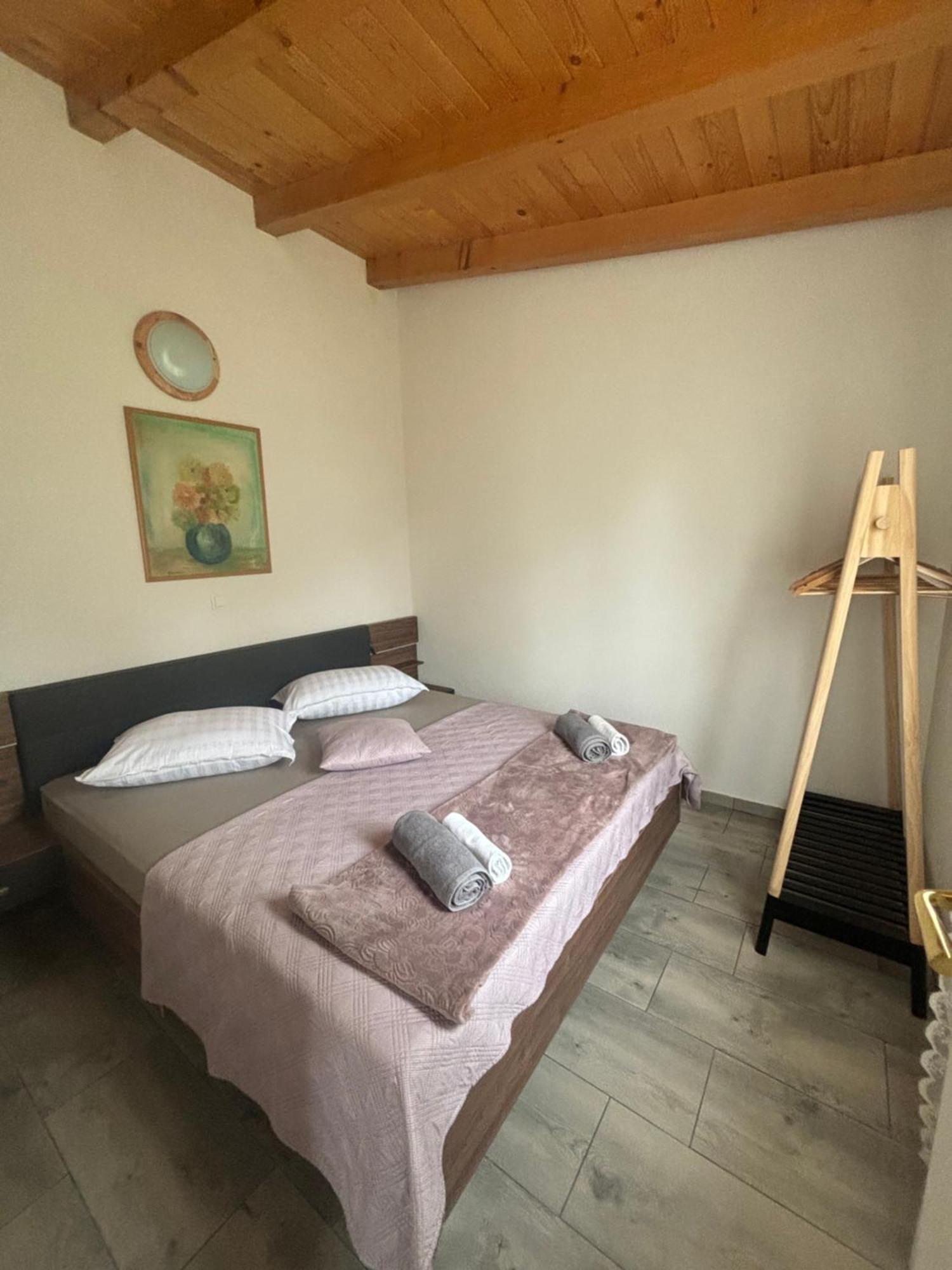 Luxury House Ivan With 4 Bedrooms Divojevici Extérieur photo